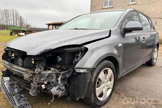 Kia Cee'd 1 generation Hatchback 5-doors