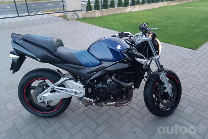 Suzuki GSR 600