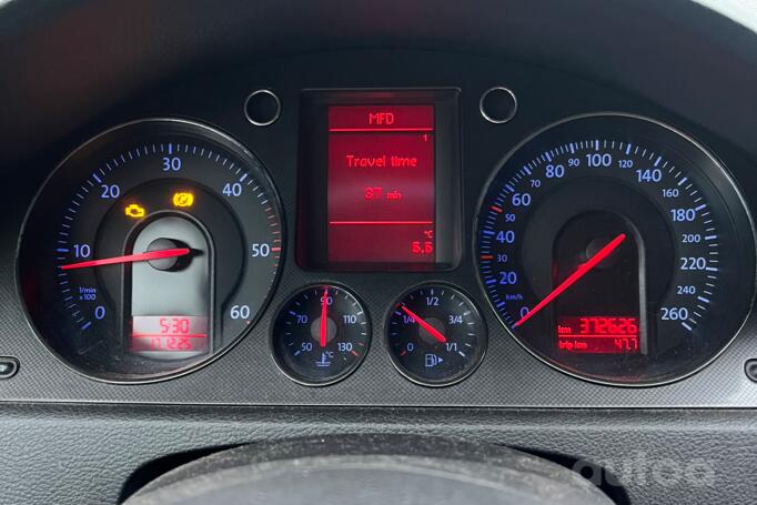 Volkswagen Passat B6 wagon 5-doors