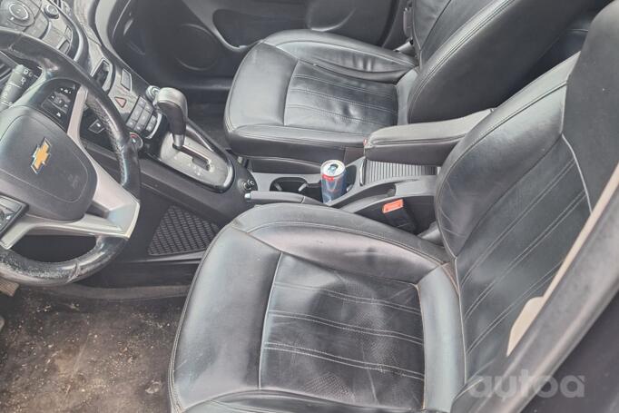 Chevrolet Orlando 1 generation Minivan