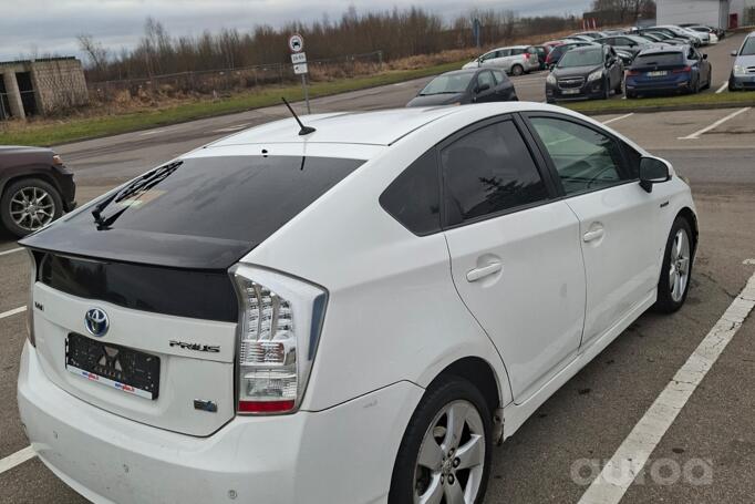 Toyota Prius 3 generation Hatchback 5-doors