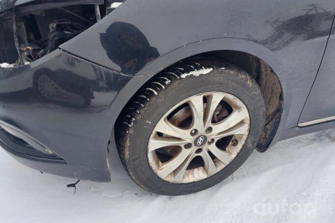 Hyundai Sonata YF Sedan 4-doors