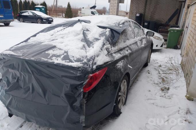 Hyundai Sonata YF Sedan 4-doors
