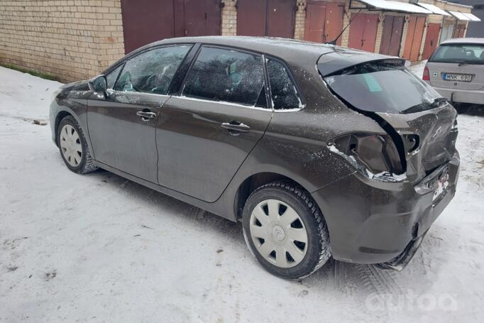 Citroen C4 2 generation Hatchback