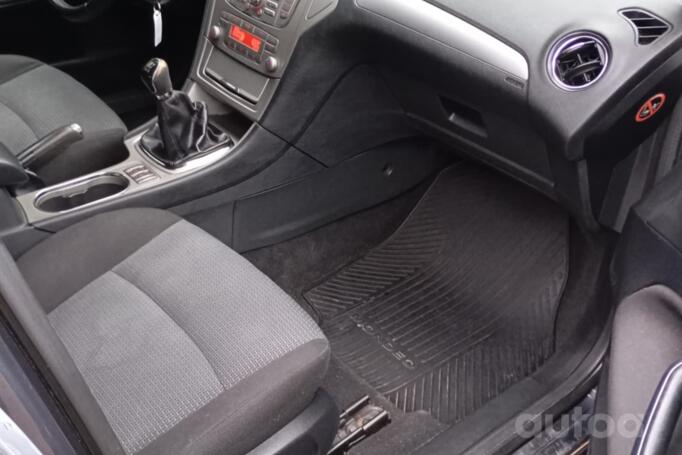 Ford Mondeo 4 generation Sedan