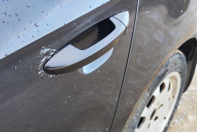 Volkswagen Passat B6 Sedan 4-doors