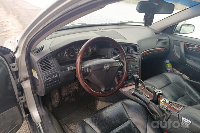 Volvo V70 2 generation R wagon 5-doors