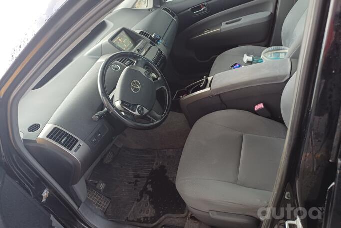 Toyota Prius 2 generation Hatchback