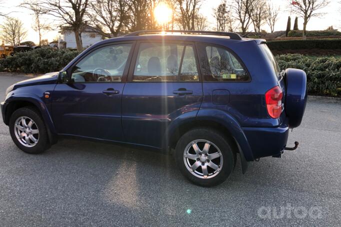 Toyota RAV 4 2 generation (XA20)