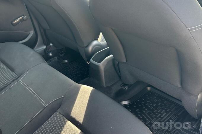 Peugeot 208 1 generation Hatchback 5-doors