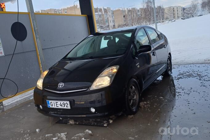 Toyota Prius 2 generation Hatchback