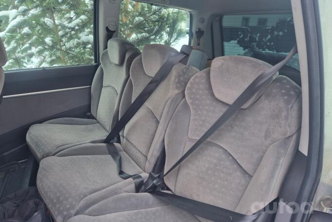 Peugeot 807 1 generation Minivan