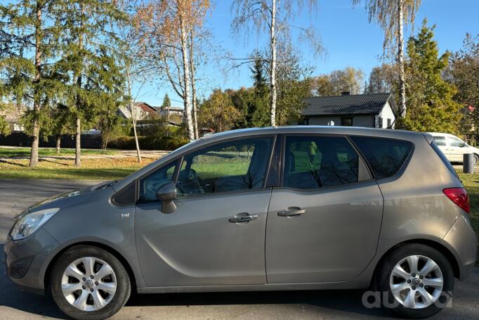 Opel Meriva 2 generation Minivan