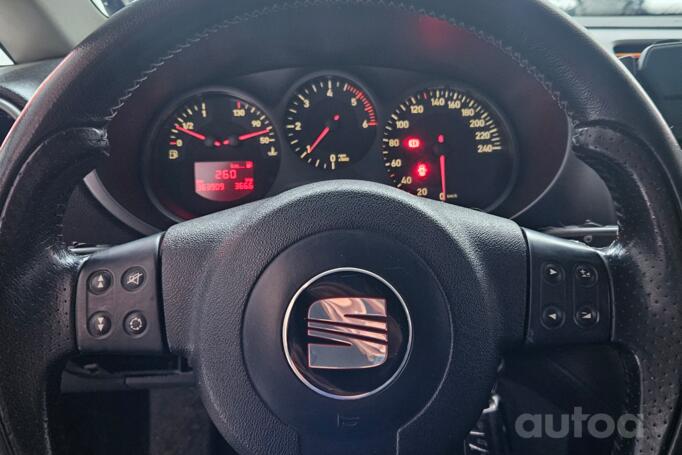 SEAT Leon 2 generation Hatchback 5-doors