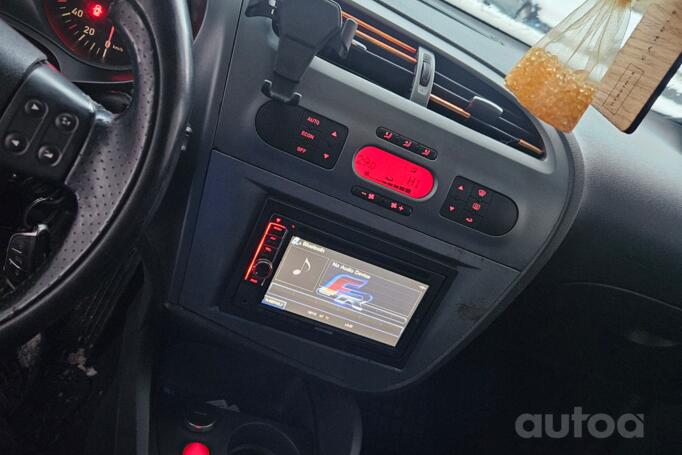 SEAT Leon 2 generation Hatchback 5-doors