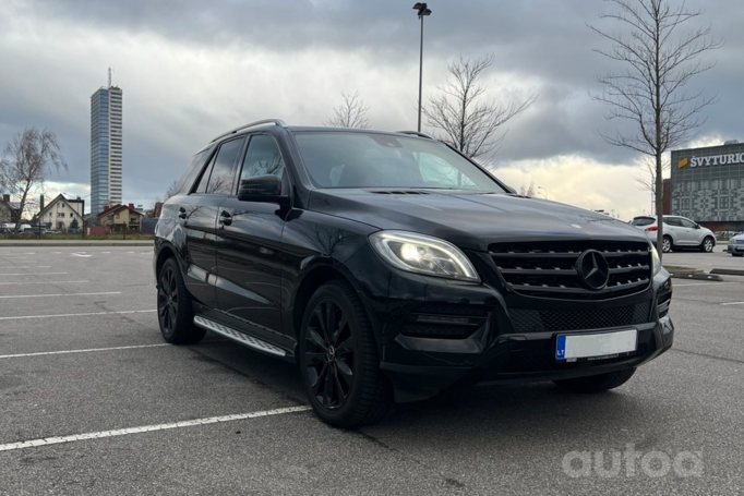 Mercedes-Benz M-Class W166 Crossover 5-doors