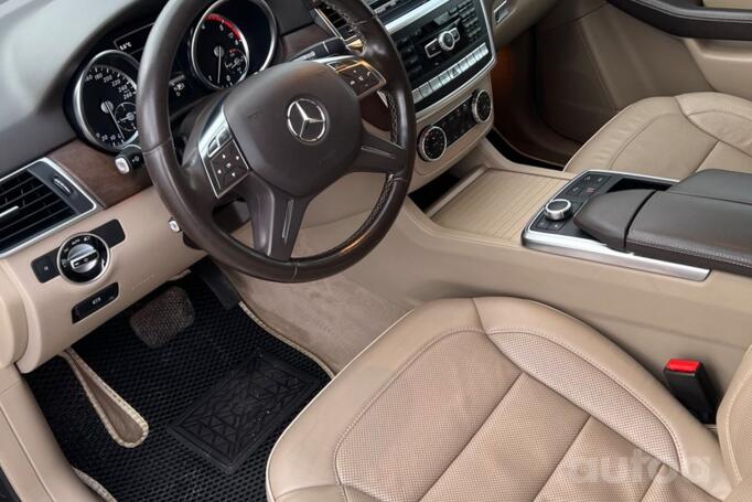 Mercedes-Benz M-Class W166 Crossover 5-doors