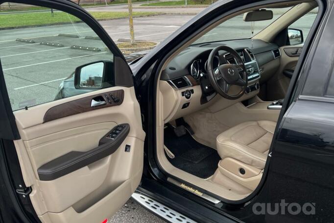 Mercedes-Benz M-Class W166 Crossover 5-doors