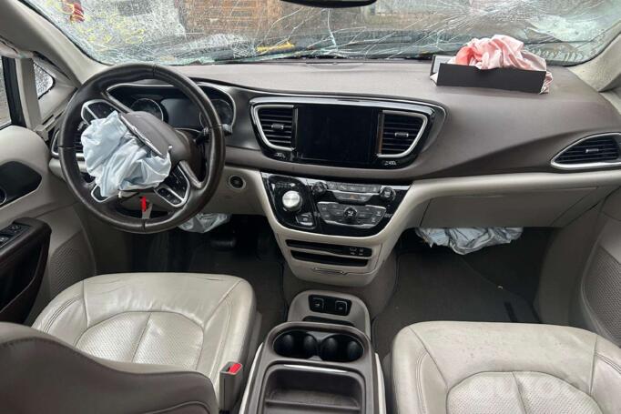 Chrysler Pacifica 2 generation Minivan