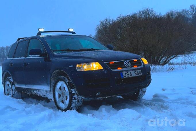 Volkswagen Touareg 1 generation Crossover
