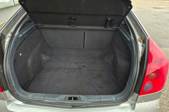 Nissan Primera P12 Sedan 4-doors