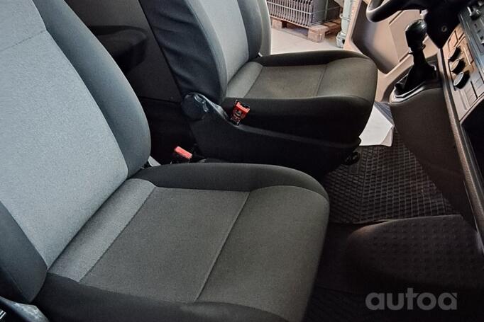 Volkswagen Transporter T6 Kombi minivan 4-doors