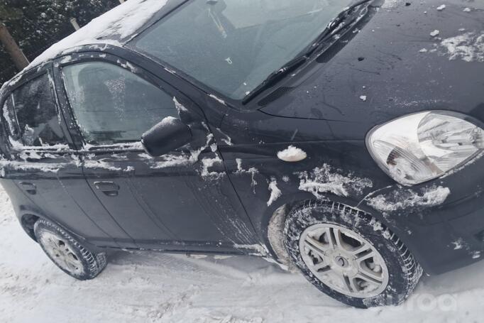 Toyota Yaris 1 generation [restyling]