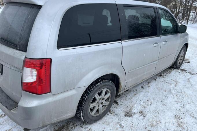 Chrysler Town & Country 5 generation [restyling]