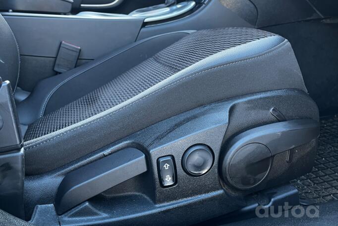 Opel Insignia A [restyling] Sports Tourer wagon 5-doors