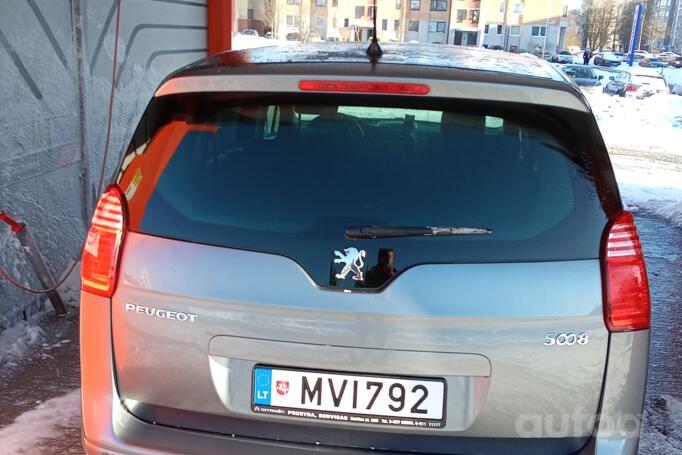 Peugeot 5008 1 generation Minivan