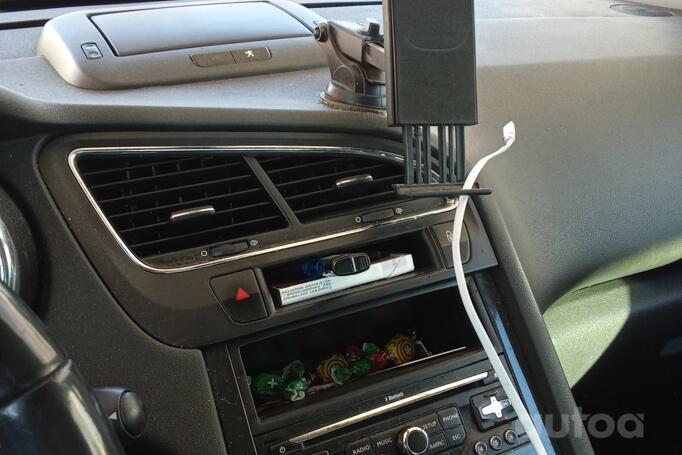 Peugeot 5008 1 generation Minivan