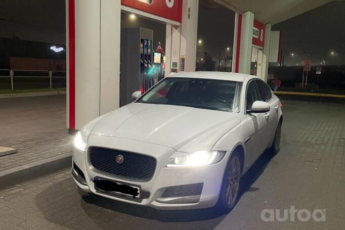 Jaguar XF X260 Sedan