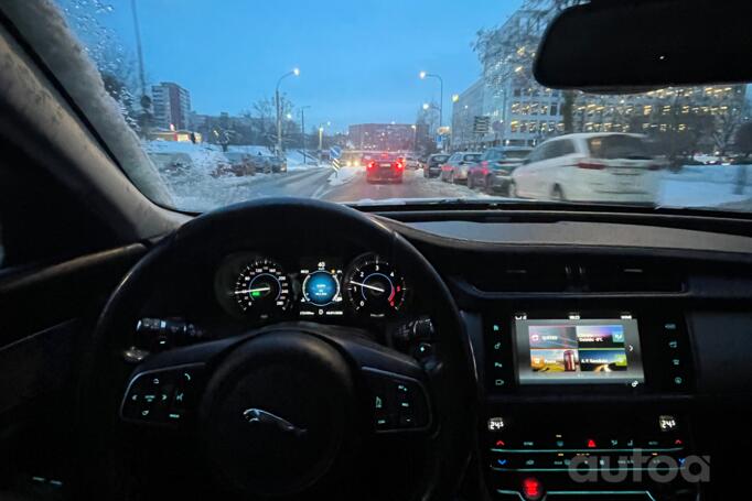 Jaguar XF X260 Sedan