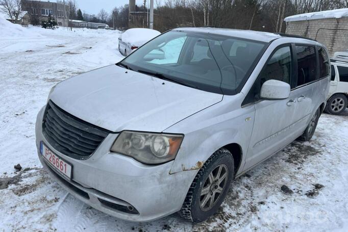 Chrysler Town & Country 5 generation [restyling]