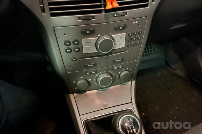 Opel Astra H Hatchback