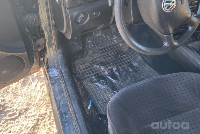 Volkswagen Passat B5 Sedan 4-doors