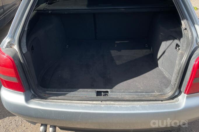 Audi A4 B5 Avant wagon 5-doors