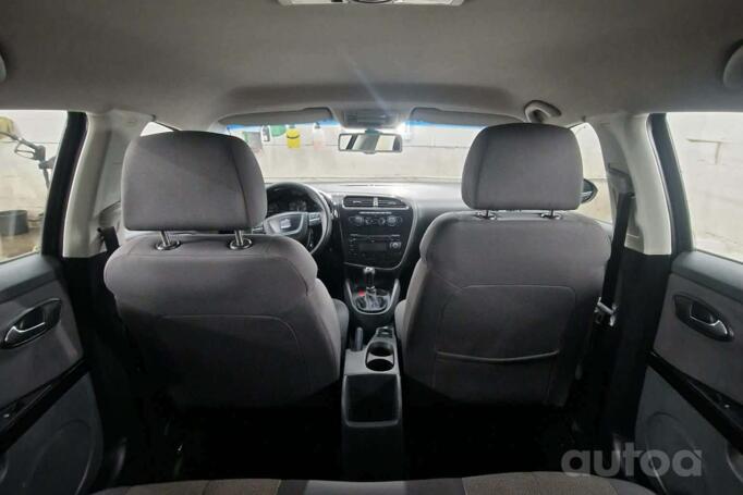 SEAT Leon 2 generation [restyling] Hatchback 5-doors