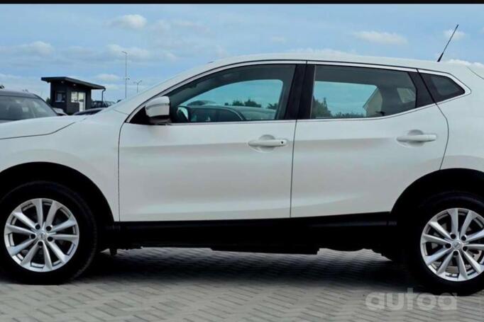 Nissan Qashqai 2 generation Crossover