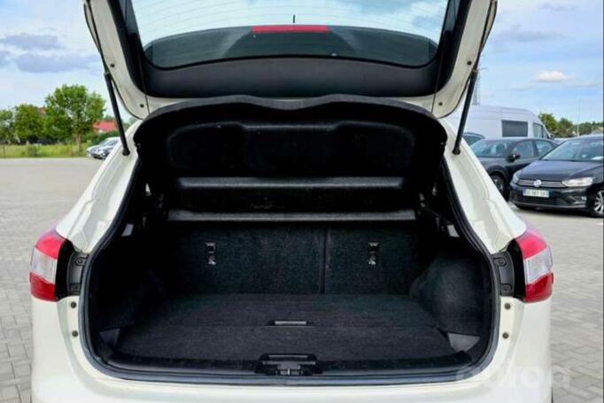 Nissan Qashqai 2 generation Crossover