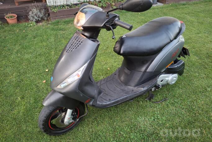 Piaggio Zip 50