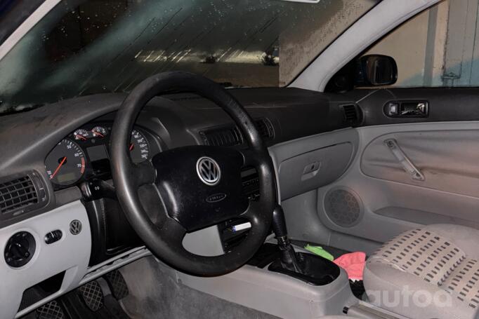 Volkswagen Passat B5 Sedan 4-doors