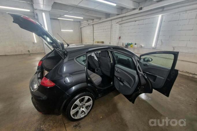 SEAT Leon 2 generation [restyling] Hatchback 5-doors