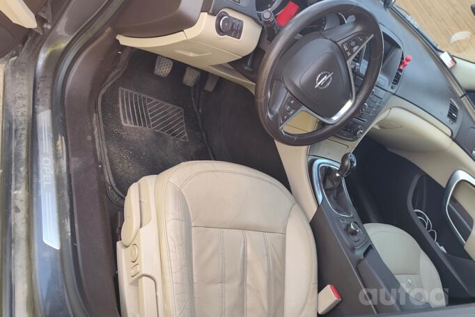 Opel Insignia A Sports Tourer wagon 5-doors