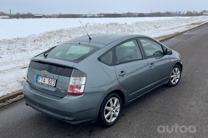 Toyota Prius 2 generation Hatchback