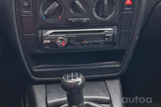 Volkswagen Passat B5 Sedan 4-doors