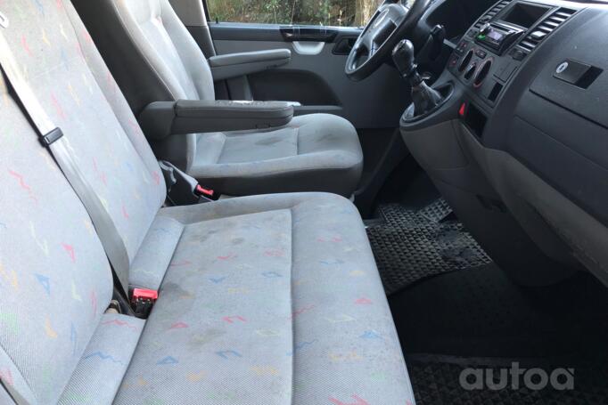 Volkswagen Transporter T5 Minivan 4-doors