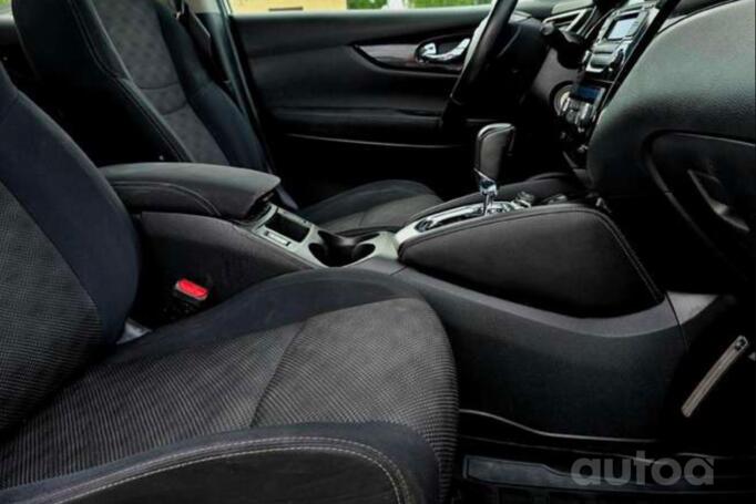 Nissan Qashqai 2 generation Crossover