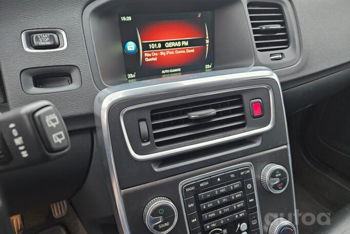 Volvo V60 1 generation [restyling] wagon 5-doors