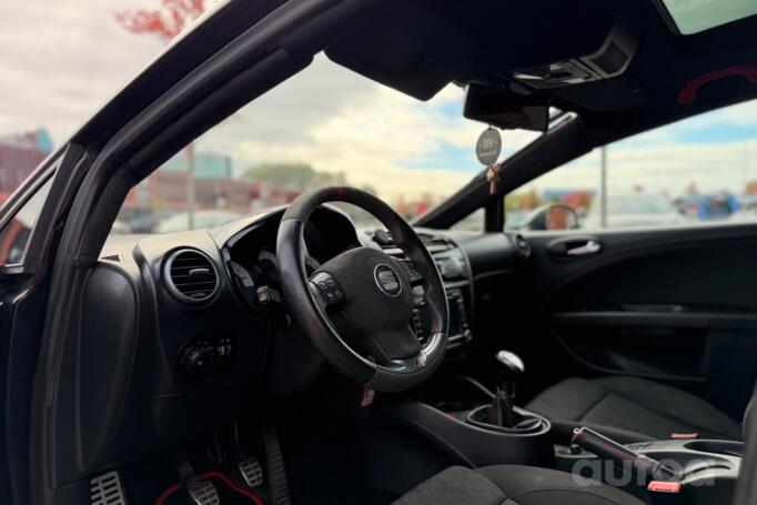 SEAT Leon 2 generation Hatchback 5-doors